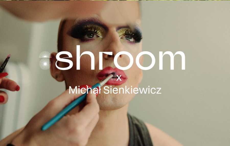 Drag, tożsamość i przeżycia w artystycznym zawodzie – wywiad z Michałem Sienkiewiczem